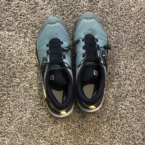 Solomon hiking shoe men’s, women